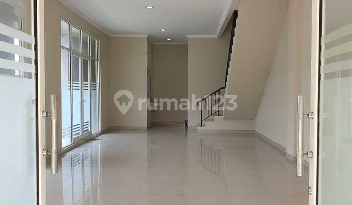 3-Story Cipondoh Shophouse Plus Super Neat Ready to Occupy Tangerang 2
