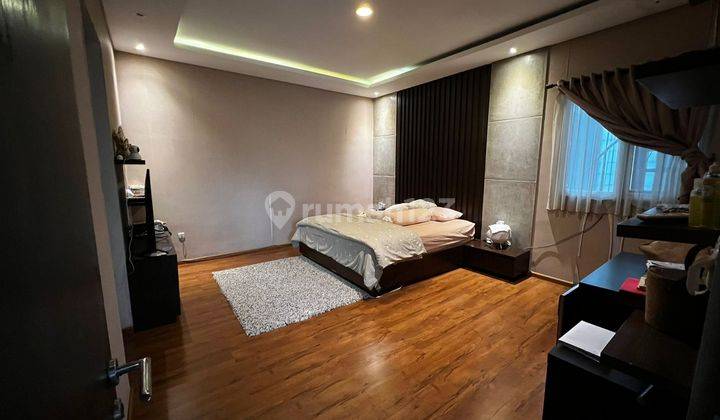 Rumah JGC d di Jakarta Timur SHM 3