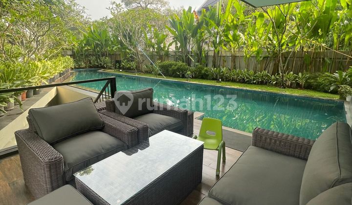 Rumah Asri Mewah Rasa Villa