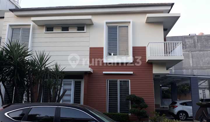 Rumah di Gading Riviera 2 Lantai Sudah Renovasi