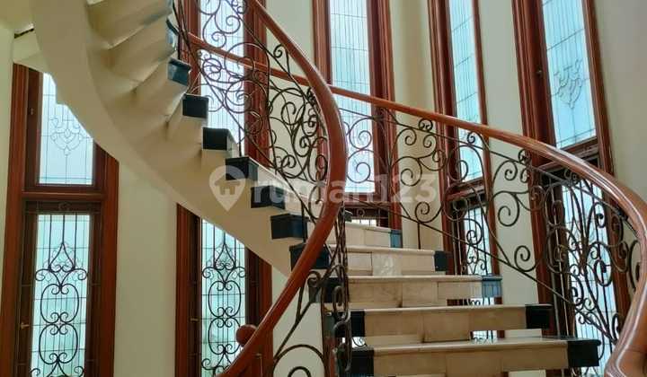 Rumah Dijual Gading Kirana - L T 329M² 2