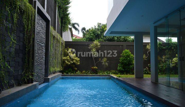 Ada Kolam Renang, 2 Lantai + 1 Basement, Siap Huni, Luas Tanah 465m², Rumah Di Kemang 1