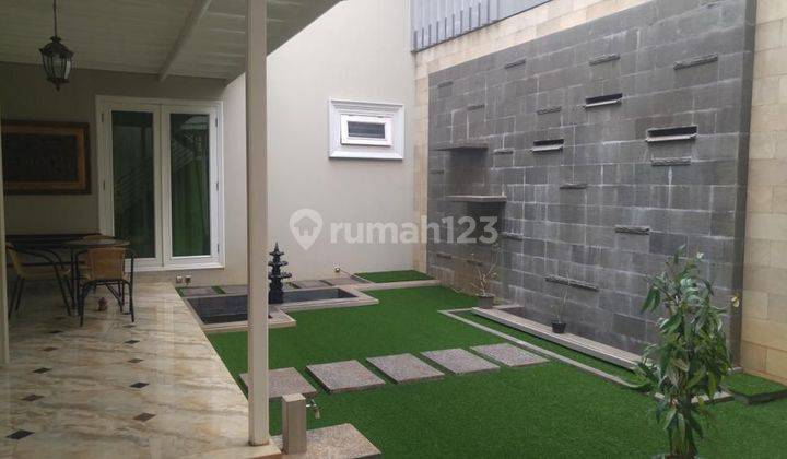 Akses 3 Mobil, 2 Lantai, Bebas Banjir, Full Furnish, Luas Tanah 419m², Rumah Di Pulomas 2