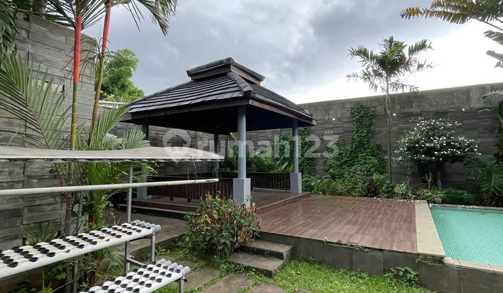 28 Juta Per Meter, Luas Tanah 900m², Ada Kolam Renang, Rumah Di Ampera 1