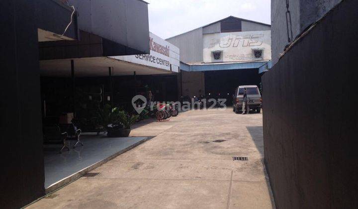 Dijual Cepat Ex Showroom Kawasaki Jalan Raya Strategis Murah BU 8