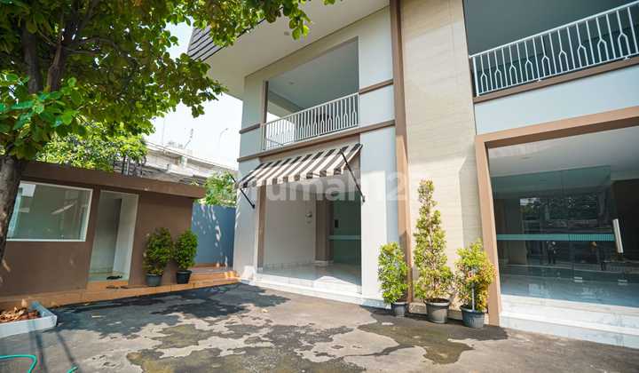 Nice 3-Story Building on Raya Kalimalang Super Strategic Near Toll Road