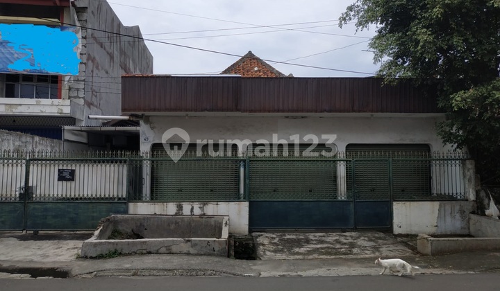 Rumah Strategis Dekat Terminal Rawamangun 