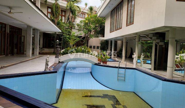 Rumah Mewah Ada Kolam Renang Complek Mewah 2