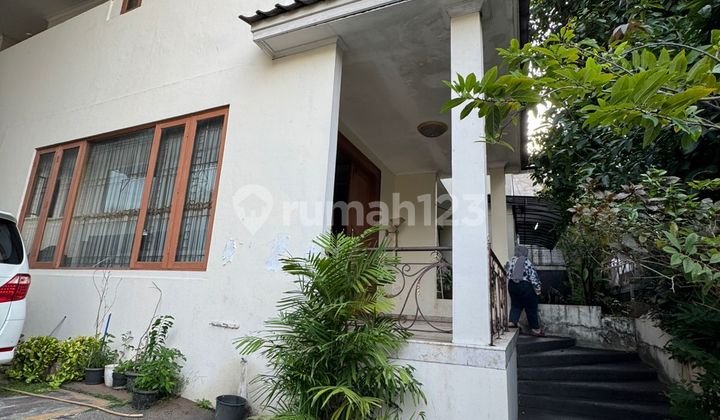 House with Swimming Pool on Jalan Bangka, Mampang 2