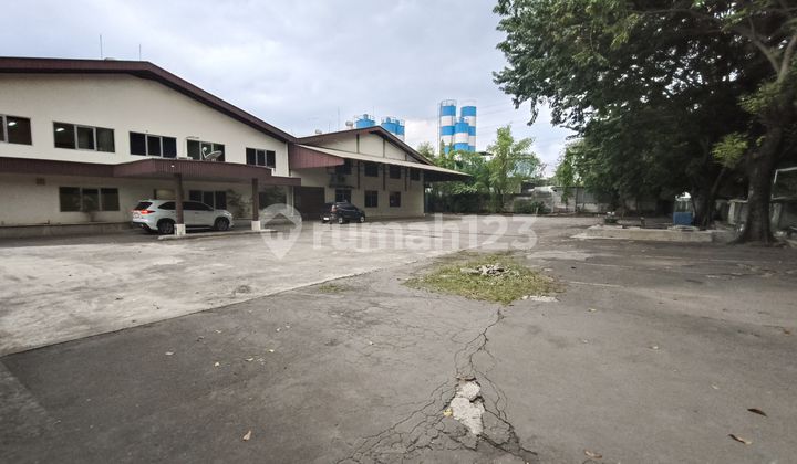 Warehouse in the Pulo Gadung Industrial Estate