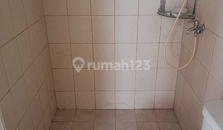 Strategic Gading Icon Mid Floor Apartment