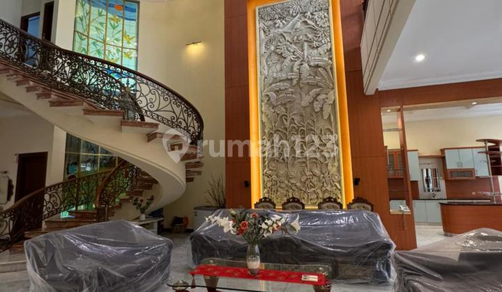 Luxury Mediterranean Hill House in Kelapa Gading