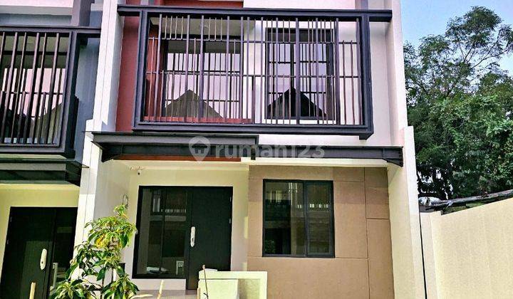 Rumah Dijual Cepat Di Symphonia Gading Serpong (wt) 1