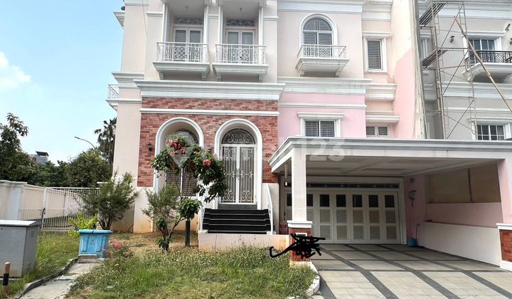 Dijual Rumah Mewah, Siap Huni, di Royal Gading Mansion, Kelapa Gading Jakarta Utara