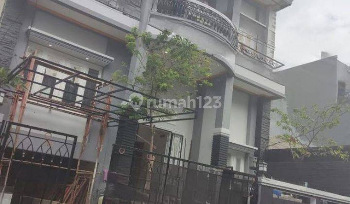 Di Jual Rumah Mewah, Dav 1