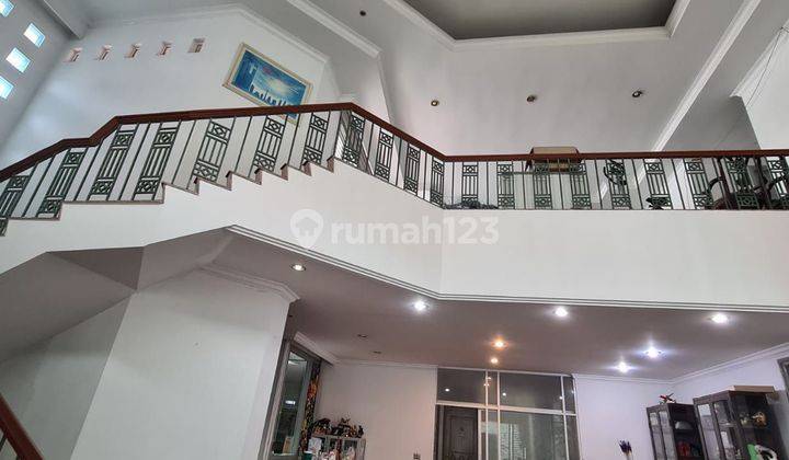 Rumah tua di jual  2