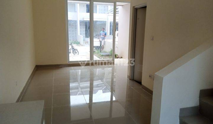 Sewa  Rumah Baru di Rumah Palm Blossom, Taman Surya 5
