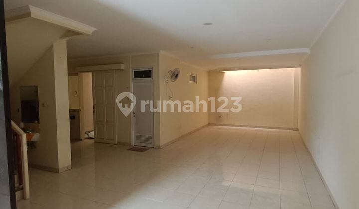 Disewakan Rumah Daan Mogot Baru Tampak Siring 2 Lantai Kalideres Jakarta Barat 2