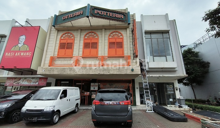 Aniva Ruko facing the main road... one of the culinary centers in Gading Serpong.