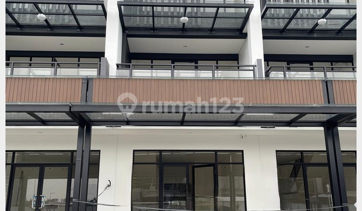 RUKO HAMPTON AVENUE 3 FLOORS FACING PAPAYA RUKO HAMPTON AVENUE 3 FLOORS FACING PAPAYA