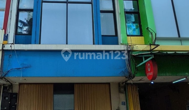3-STORY SHOPHOUSE FACING THE LARGEST AND BUSIEST BOULEVARD IN GADING SERPONG. BUILDING AREA 255 M2.