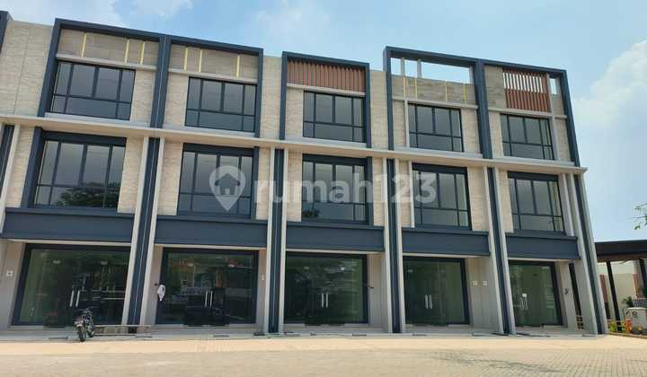 RUKO HADAP JALAN RAYA BOULEVARD SCIENTIA...BANGUNAN BARU JADI RUKO HADAP JALAN RAYA BOULEVARD SCIENTIA...BANGUNAN BARU JADI