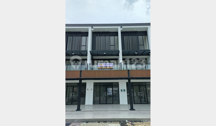 FOR RENT: 3-STORY HAMPTON PROMENADE SHOPHOUSE WITH FRONT TERRACE