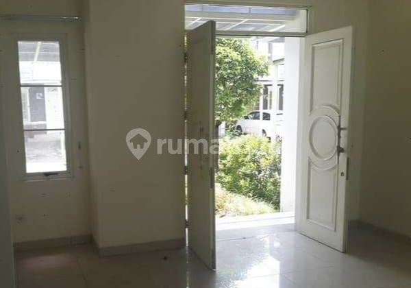 Dijual rumah di Green Lake City