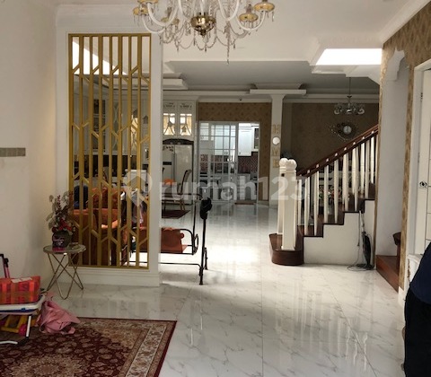 Rumah bagus di jalan peta barat kalideres jakarta barat 4 lantai full