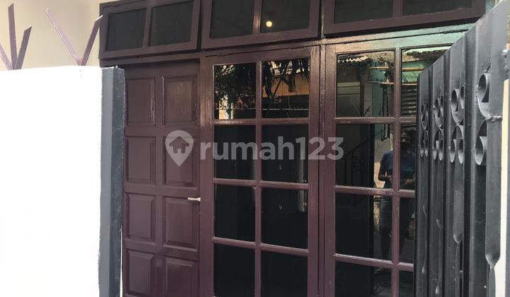 Rumah 2 lantai di Tomang mandala