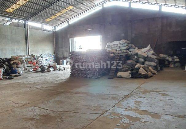 DIJUAL CEPAT Tanah dan Pabrik di Raya Utama Perancis. Luas tanah 9010m. IZIN INDUSTRI 10