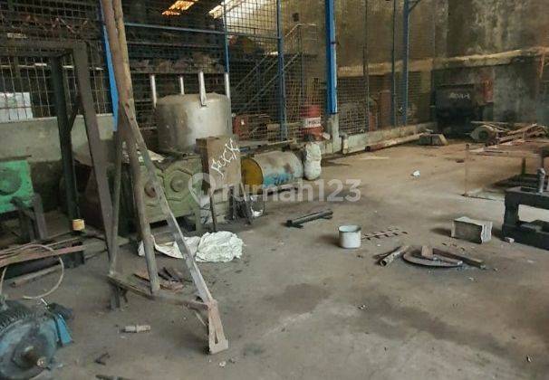 DIJUAL CEPAT Tanah dan Pabrik di Raya Utama Perancis. Luas tanah 9010m. IZIN INDUSTRI 16