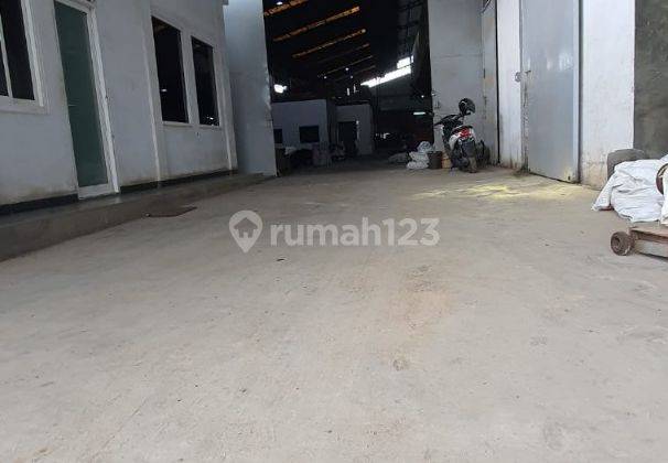 DIJUAL CEPAT Tanah dan Pabrik di Raya Utama Perancis. Luas tanah 9010m. IZIN INDUSTRI 26