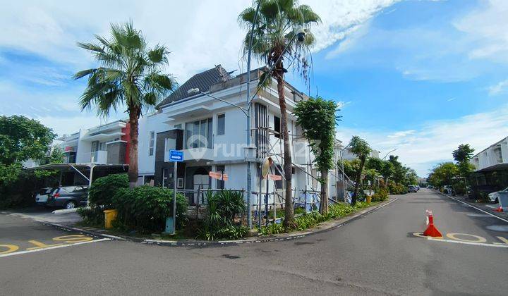 DIJUAL Rumah ( Hoek ) di Green Lake City, Cluster Amerika
 1