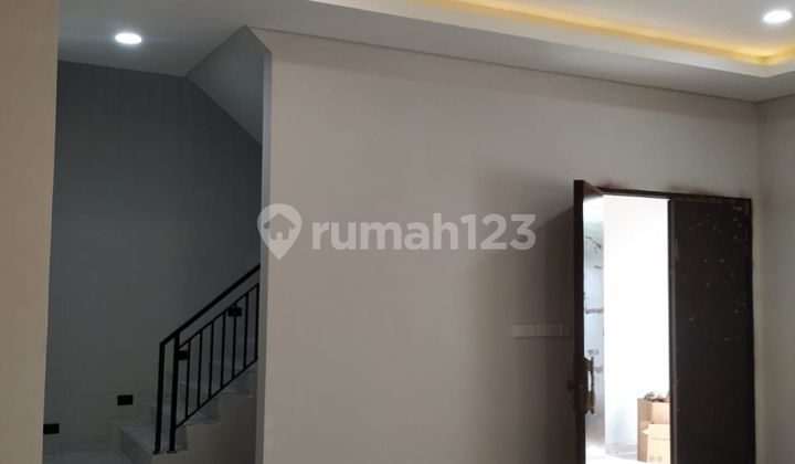 DIJUAL Minimalist House ( BRAND NEW ) di Taman Surya 5, JakBar
 2