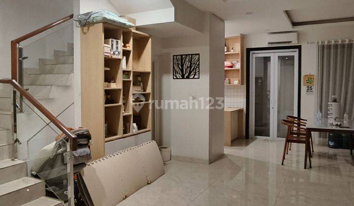 Dijual Rumah 3 Lantai Full Renovasi Di Citra Garden 8, Jak-Bar 2