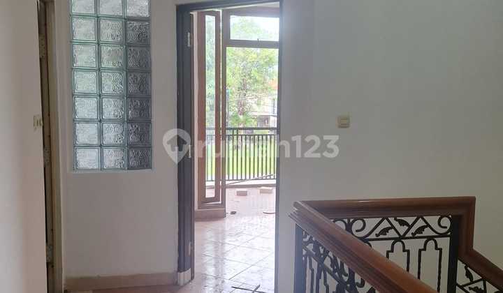 Rumah 2 Lantai di Taman Surya 5, Jakarta Barat 2