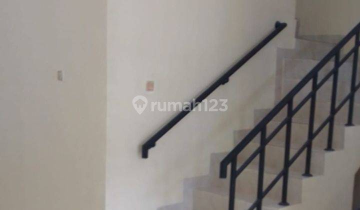 Hot Listing ! Rumah 2 Lantai Di Taman Palem Lestari,, Jak-Bar
 2