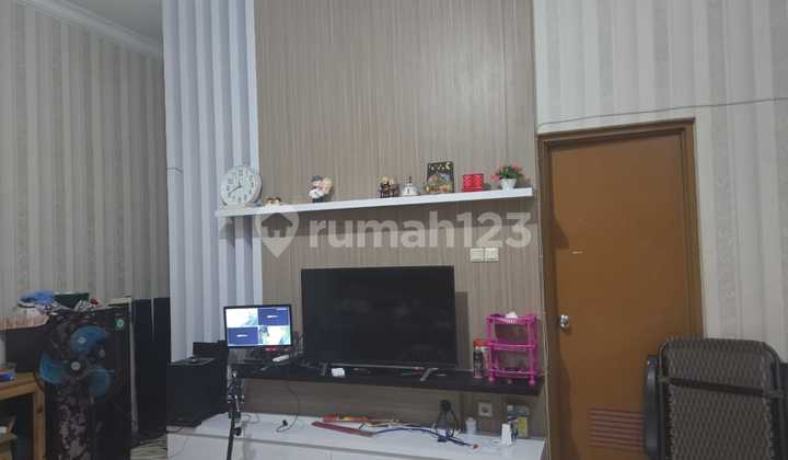 2.5-Story House in Duta Mas Complex, West Jakarta 2