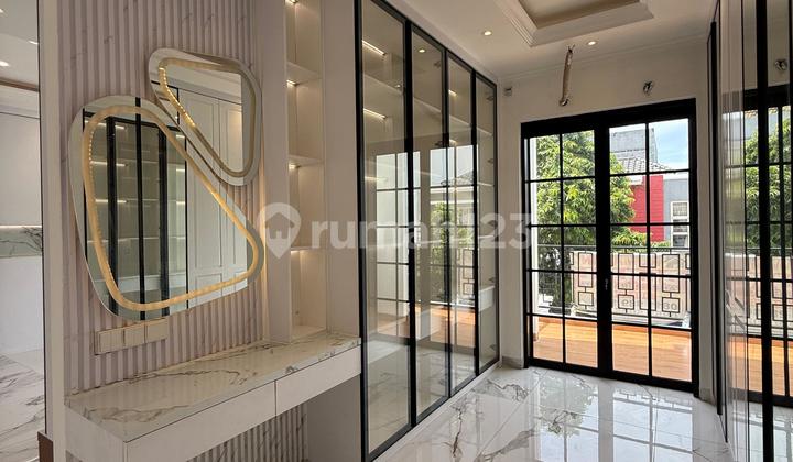 Rumah 3,5 Lantai di Golf Lake Residence, Jakarta Barat 2