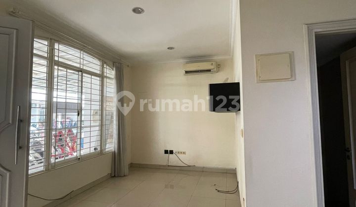 Hot Listing ! Rumah 2 Lantai Di Cluster Europe, Green Lake City