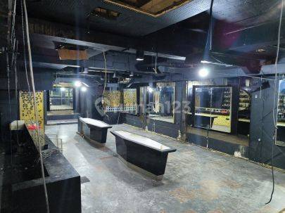 Dijual Gedung Hoek - Ex Dronk Bar Di Kemang Raya, Jakarta Selatan 2