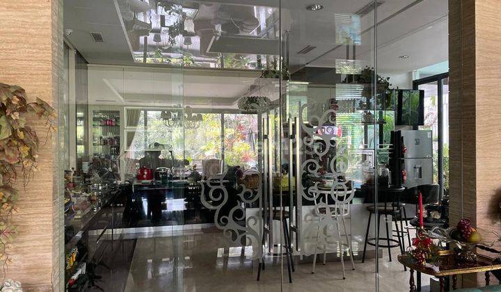 Rumah MEWAH Simprug Golf Senayan. Luas 680m. 3lt. Pool. Semi Furnish. 5