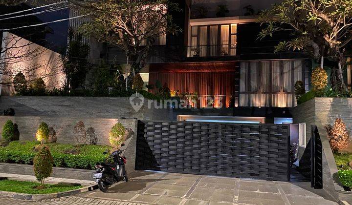 Rumah MEWAH Simprug Golf Senayan. Luas 680m. 3lt. Pool. Semi Furnish. 10