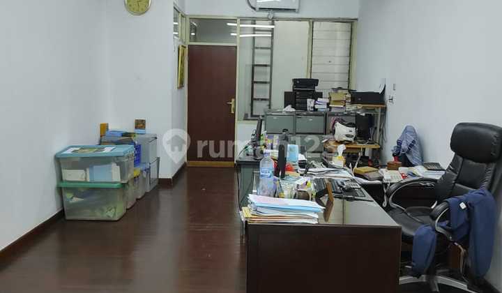 Dijual Cepat Ruko Gandeng Cocok untuk Kantor di Intercon Kebon Jeruk Jakarta Barat