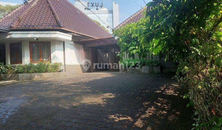 Rumah klasik dan nyaman  untuk usaha area saya dago