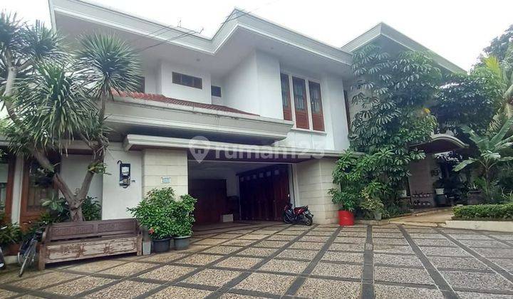 Rumah Mewah Lokasi Premium Nyaman Private Pool di Cilandak  1