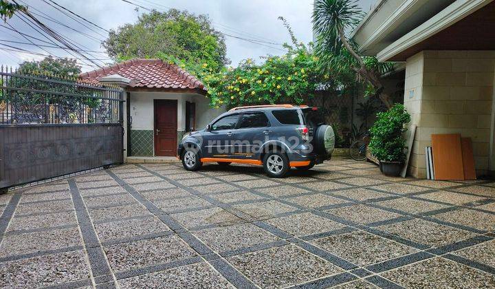 Rumah Mewah Lokasi Premium Nyaman Private Pool di Cilandak  2