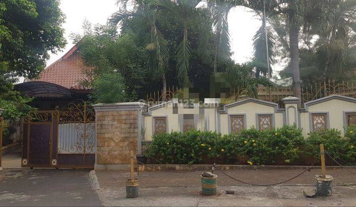 Rumah Mewah Private Pool Lokasi  Strategis Dgn Halaman Luas  1