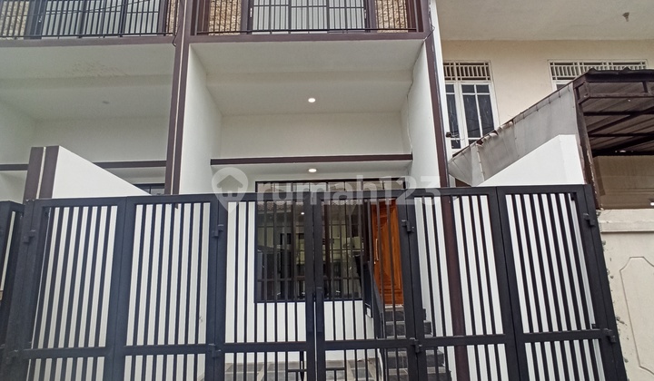 Lot House Inside Curug Pondok Kelapa Complex East Jakarta 2